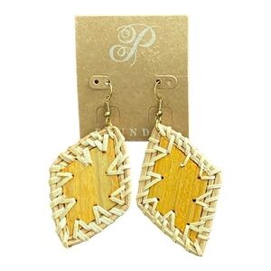 😍2/$20 NEW Plunder Handwoven Rattan Rhombus Shaped Wooden Straw Earrings